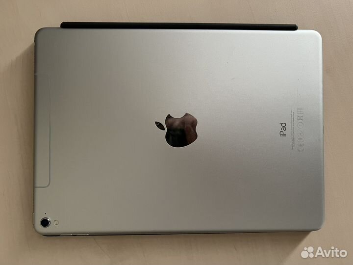 iPad pro 9.7 wifi + cellular + pencil + клавиатура
