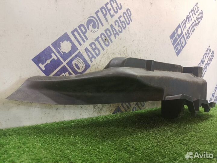 Кронштейн полки багажника задний правый Peugeot