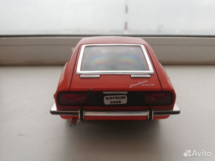 Datsun 240Z 1:18 Road Signature