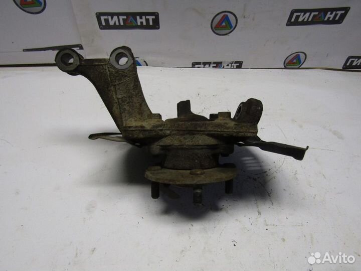 Кулак поворотный передний правый Corolla E15 2006