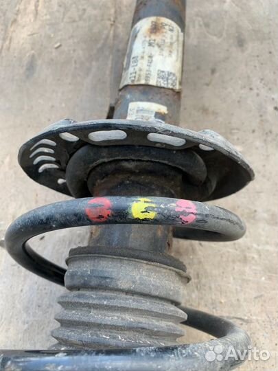 Стойка подвески передняя Volkswagen Touran 1.4 CAV