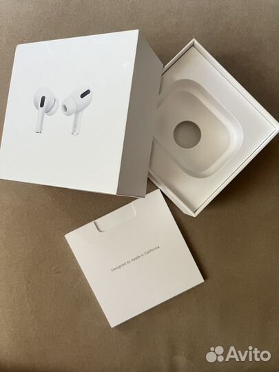 Оригинальна коробка от наушников AirPods Pro