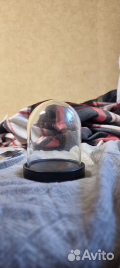 Стеклянная колба и подставка