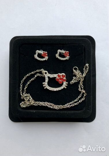 Набор бижутерии кулон и серьги