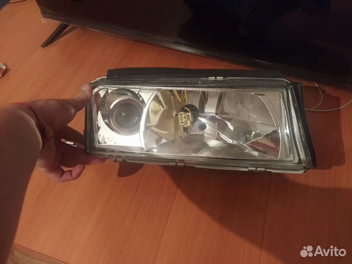 Передняя правая фара Шкода Октавия А4