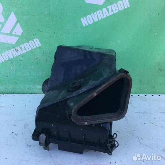 Корпус воздушного фильтра Тойота Карина Е