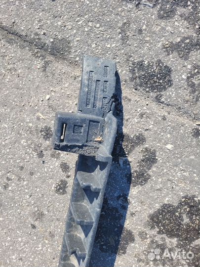 Абсорбер переднего бампера Tiguan 2