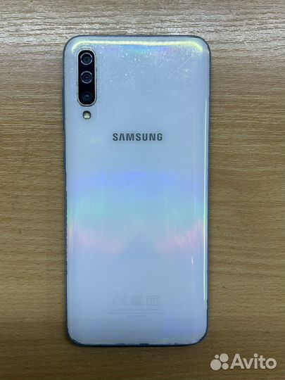 Samsung Galaxy A50, 4/64 ГБ