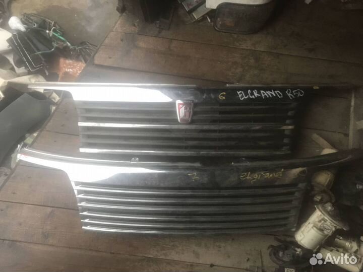 Решетка радиатора Nissan Elgrand E50