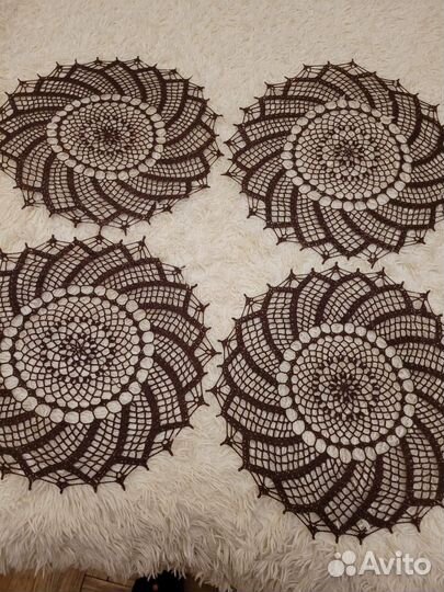 Салфетки сервировочные вязаные
