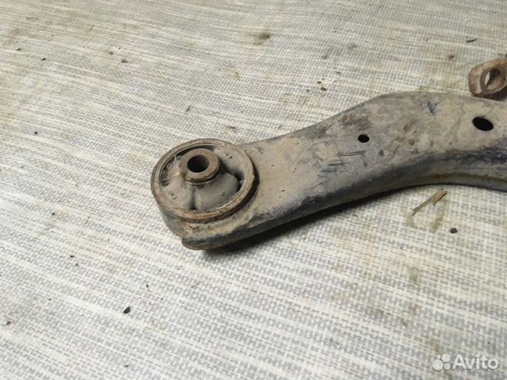 Рычаг передний правый Hyundai Elantra