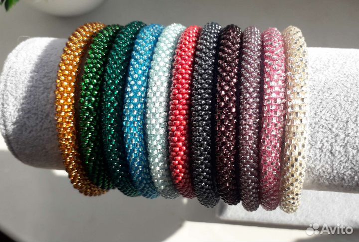 Браслет жгут из бисера
