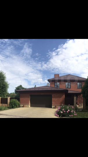 Дом 294,6 м² на участке 11,3 сот.