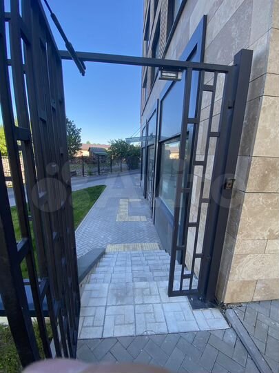 Угловое видовое помещение, 90 м²