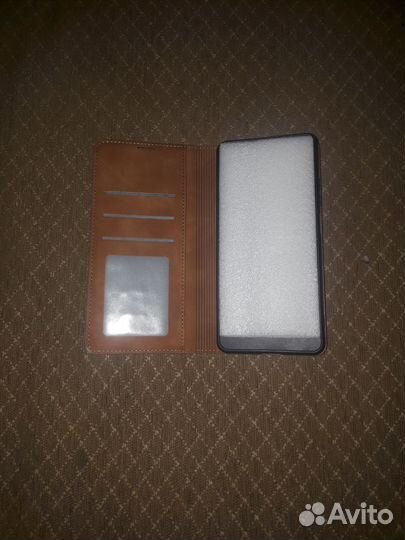 Чехлы на телефон