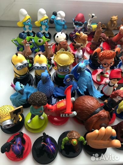 Игрушки из кинотеатра пробки на стакан