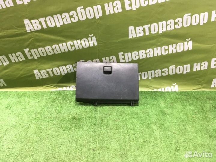 Бардачок Nissan Wingroad Y10 GA15DE