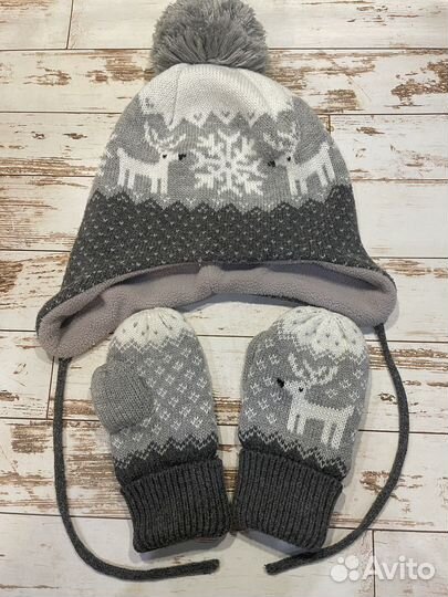 Шапка и варежки H&M