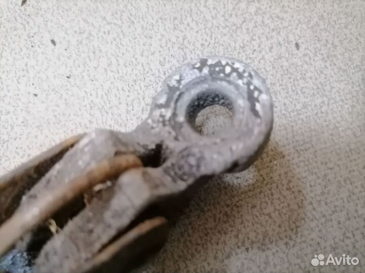 Поводок стеклоочистителя заднего для VW Passat B3