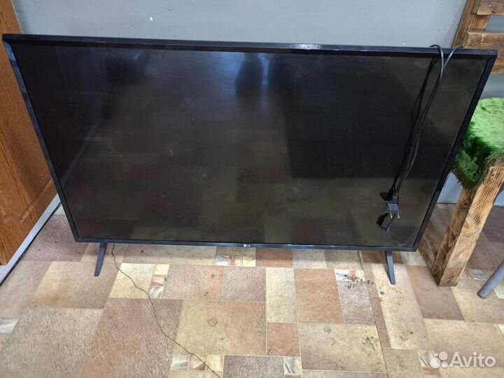 Телевизор Lg б/у, на запчасти, разбита матрица