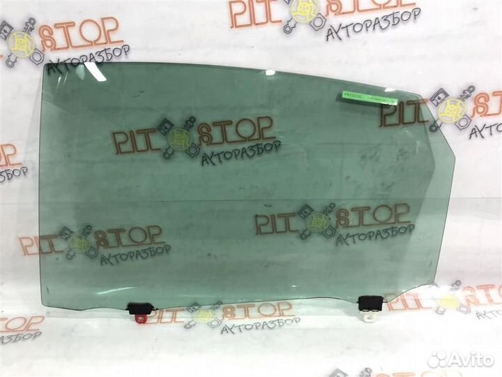 Стекло двери заднее левое Toyota prius ZVW30 2009