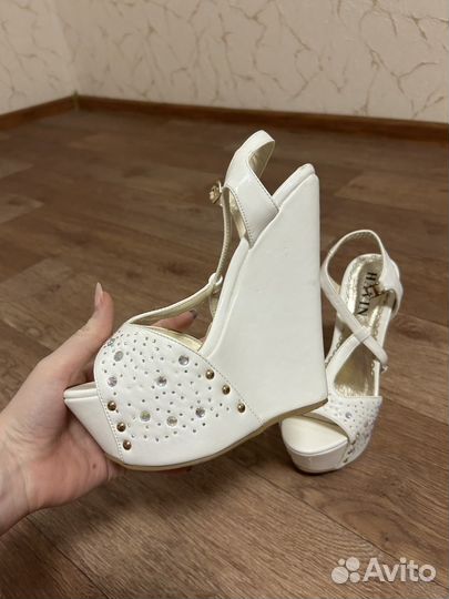 Босоножки женские 37 размер