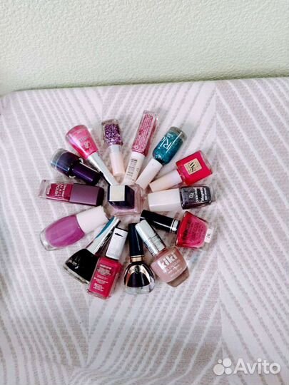 Лаки для ногтей 15 штук. Цена за все