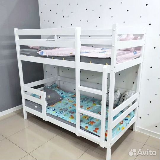 Детская двухъярусная кровать