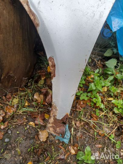 Передние крыло на гольф 4 оригинал