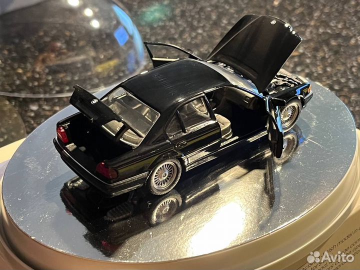 1:43 Schabak BMW 7 series e38