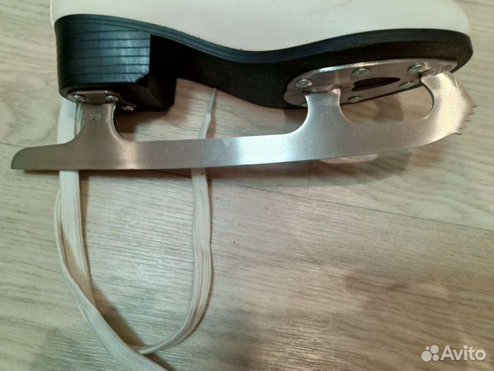 Коньки фигурные