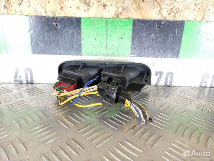 Блок управления стеклоподъемниками Renault Clio 1998-2008