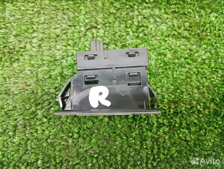 Кнопка стеклоподъемника