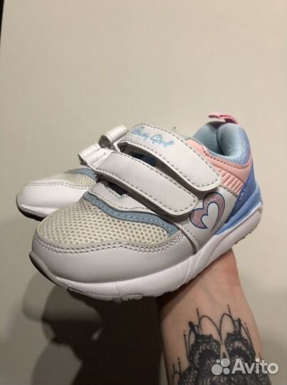 Кроссовки для малышки
