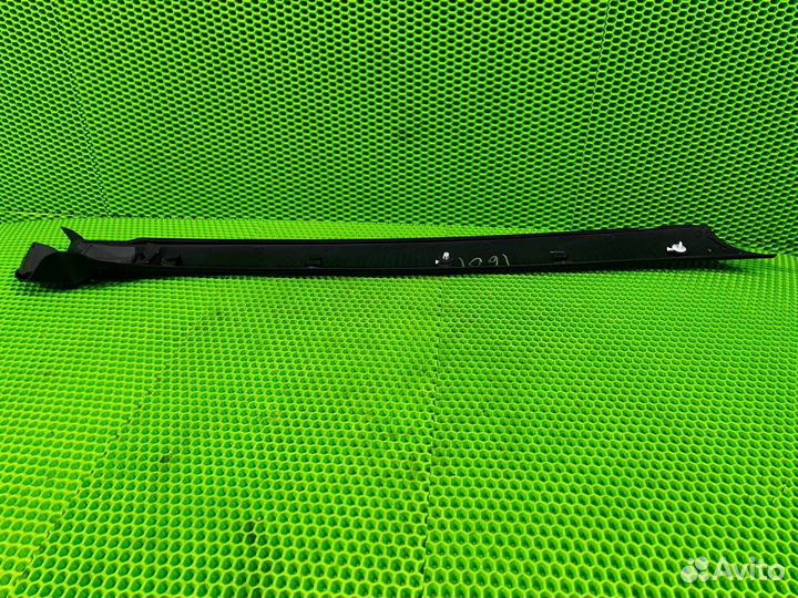 Молдинг лобового стекла правый Land Rover Range