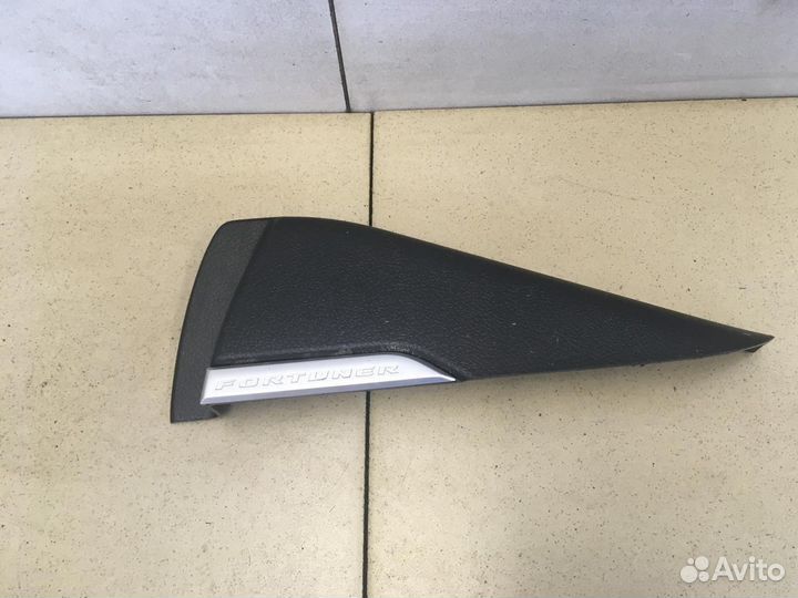 Накладка (кузов внутри) Fortuner 2015