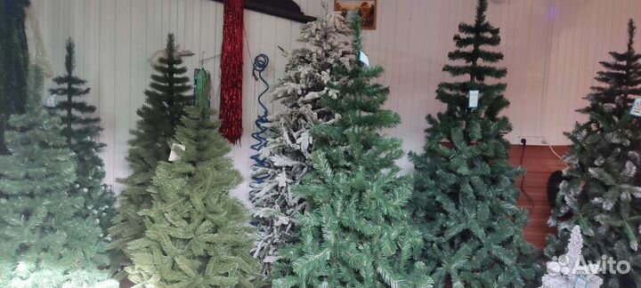 Ели искуственные, гирлянды