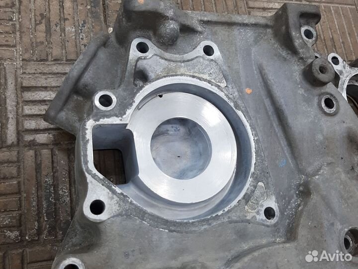 Передняя крышка двигателя Mitsubishi Pajero 4M41