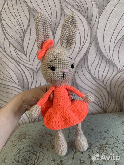 Вязаный заяц