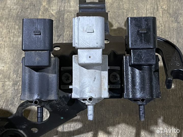 Вакуумный клапан Audi