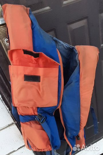 Спасательный жилет