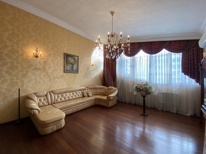 3-к. квартира, 130 м², 18/18 эт.