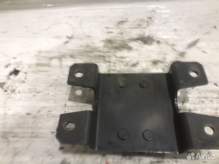 21399871 Кронштейн крепления крыла Renault T