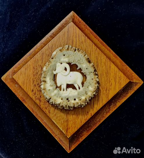 Гравюра из рога