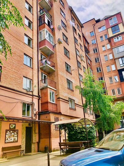 1-к. квартира, 52 м², 2/10 эт.