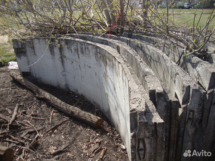 Бетонные полукруглые плиты