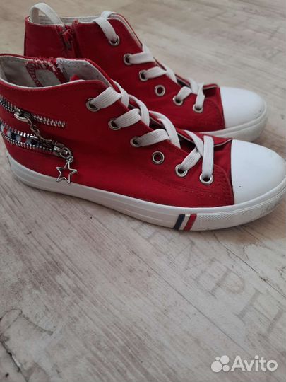 Кроссовки детские