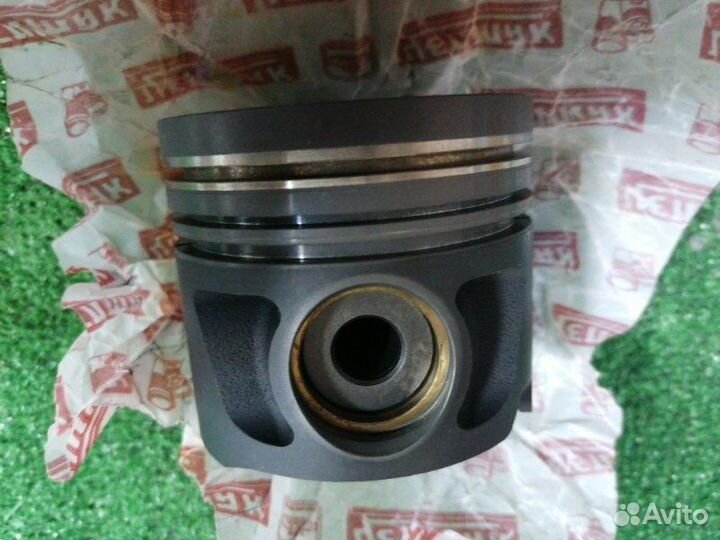 Поршень 2.5 TDI ACV AWD AAT AEL ABP D5252T