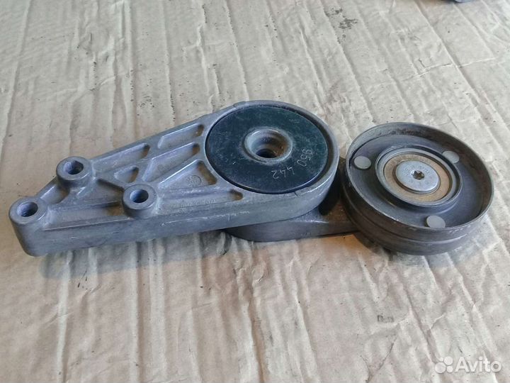 Натяжитель ремня грм двс 1.8 ADR VW Passat B5