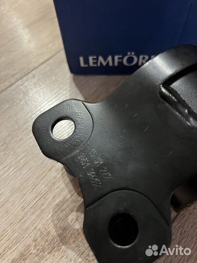 Сайлентблок задний переднего рычага подвески Ford